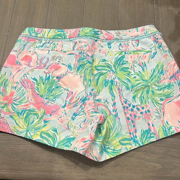 Lilly Pulitzer Tropical Print Women's Shorts - Picture 6 of 10